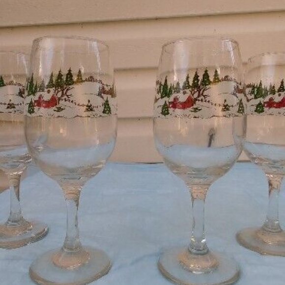 Currier & Ives Christmas Winter Scene Set of 4 Glasses Goblets Water/Wine - Picture 2 of 9